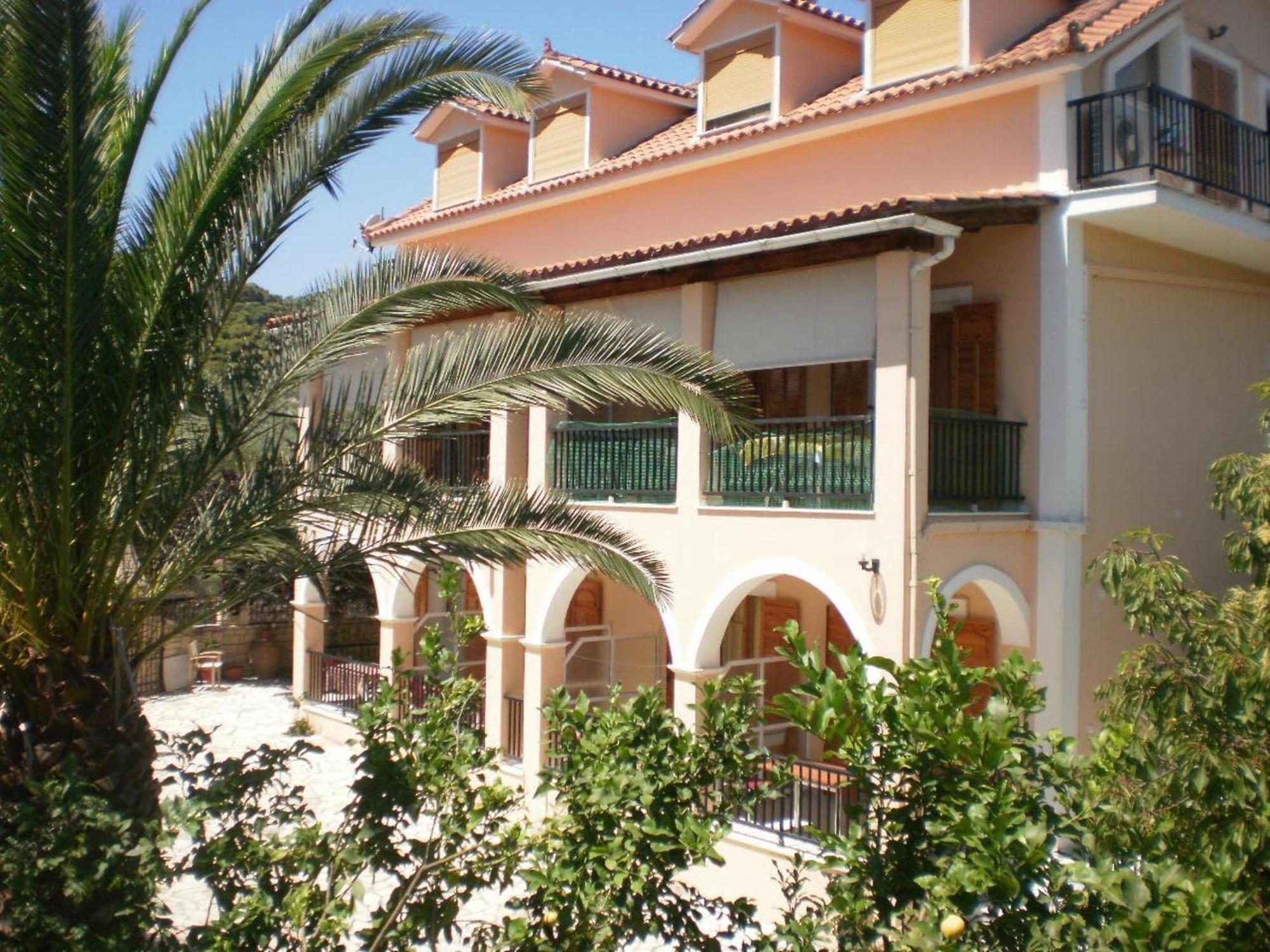 Loukas Inn Family Resort Keri ห้อง รูปภาพ