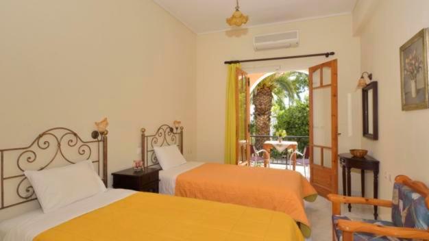 Loukas Inn Family Resort Keri ภายนอก รูปภาพ
