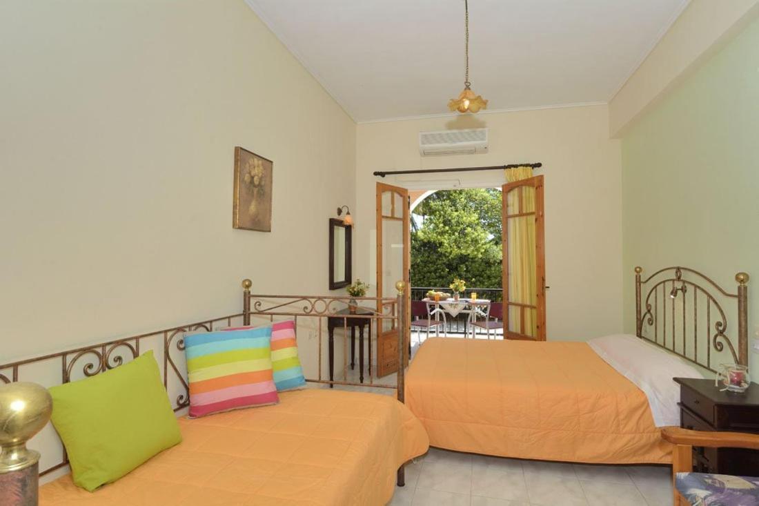 Loukas Inn Family Resort Keri ภายนอก รูปภาพ