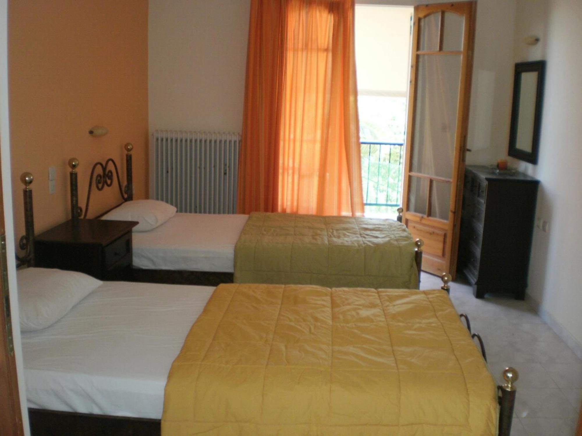 Loukas Inn Family Resort Keri ภายนอก รูปภาพ